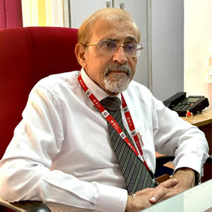 Dr. Satish Ailawadi,Director General